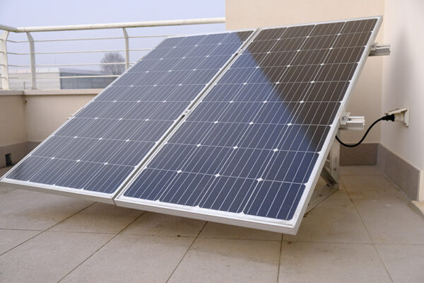 Il kit Plug&Play: pannelli solari per balconi e verande