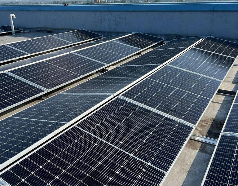 Fornitori di impianti ibridi solare diesel in Liberia